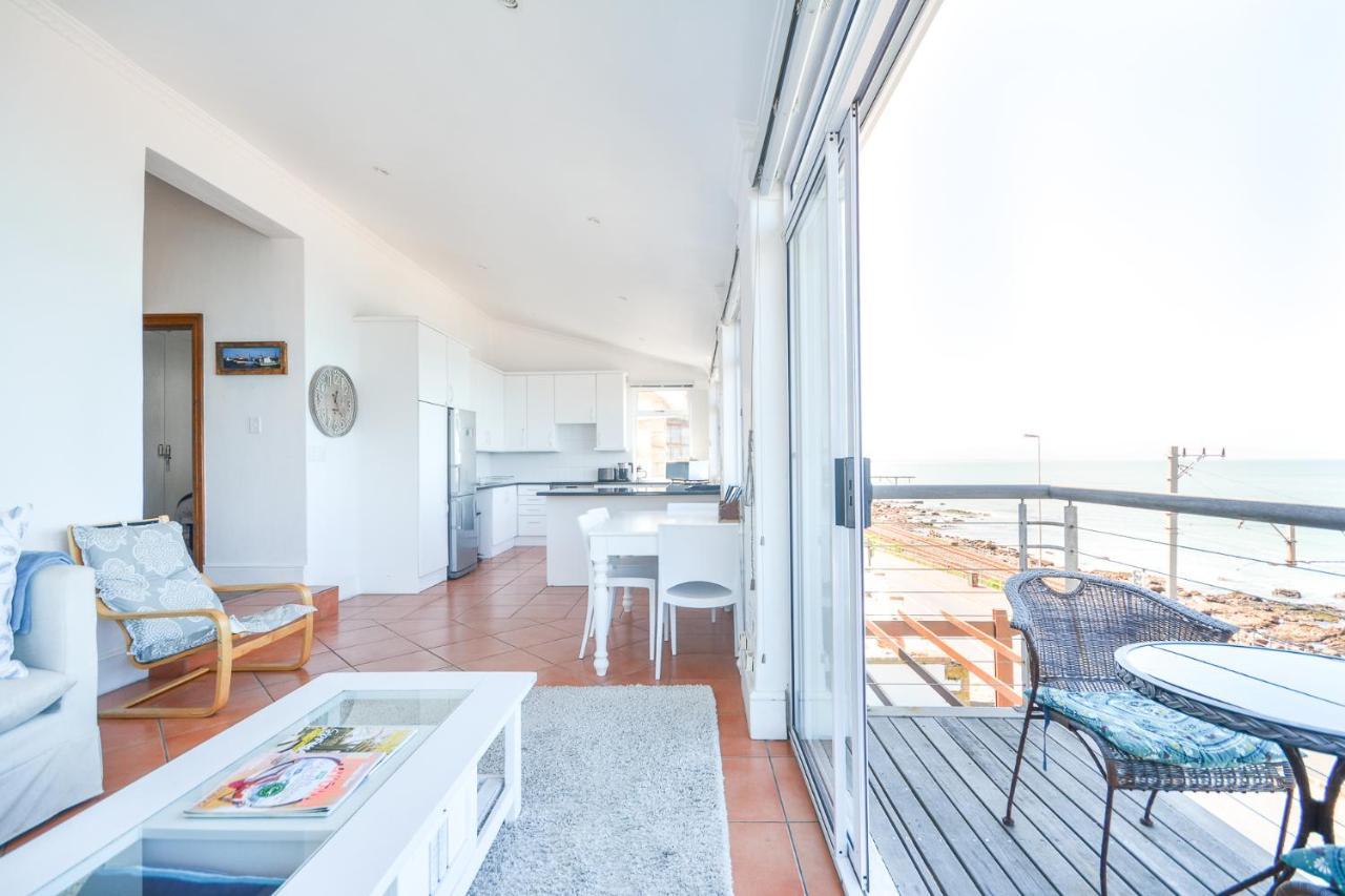 Oceanfront Penthouse Apartamento Muizenberg Exterior foto